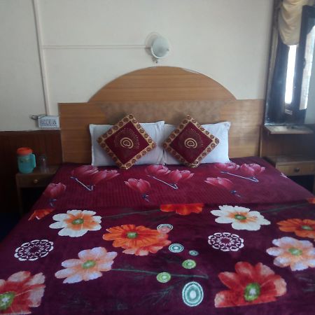 Hotel Everest Manāli Buitenkant foto