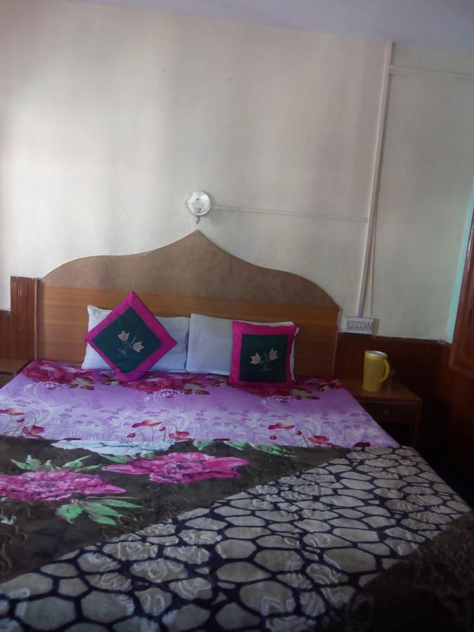 Hotel Everest Manāli Buitenkant foto