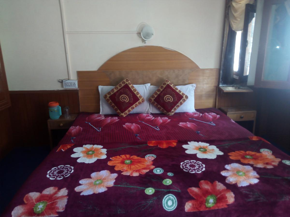 Hotel Everest Manāli Buitenkant foto